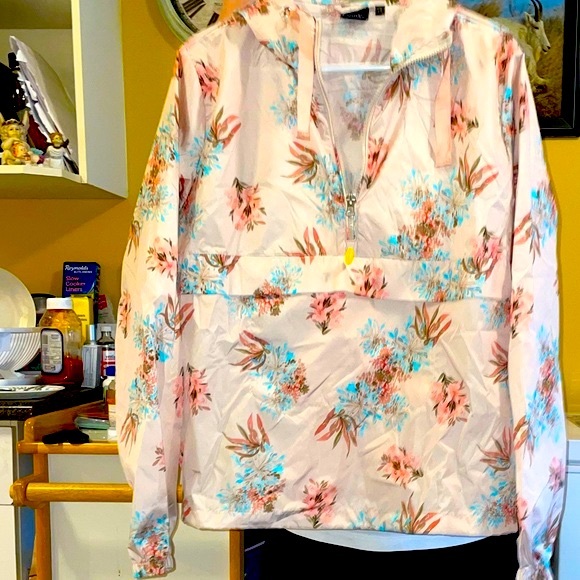 Gorgeous Floral Half Zip Rainwear - Picture 5 of 10
